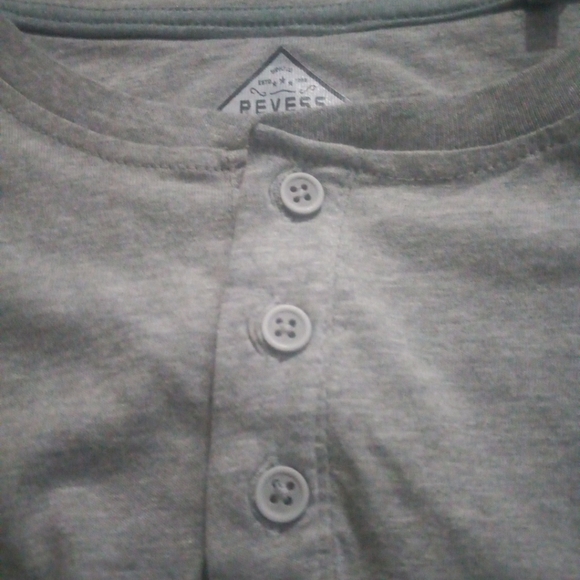 Revess Mens Grey Color Henley Shirt Buttons Size XXL Brand New Cozy Comfort - Picture 2 of 7